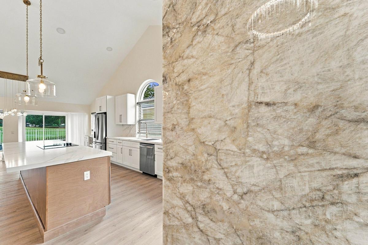 Gorgeous crystallo quartzite stone as a beautiful accent wall at the entrance