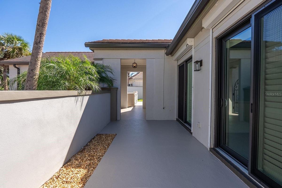 Front courtyard area
