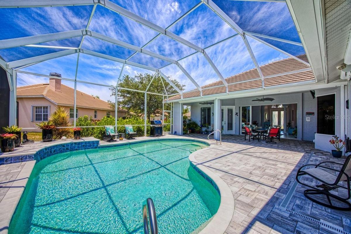 Resurfaced pool and tile 2022