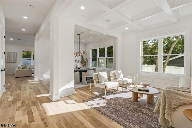 Foyer/Living Room
