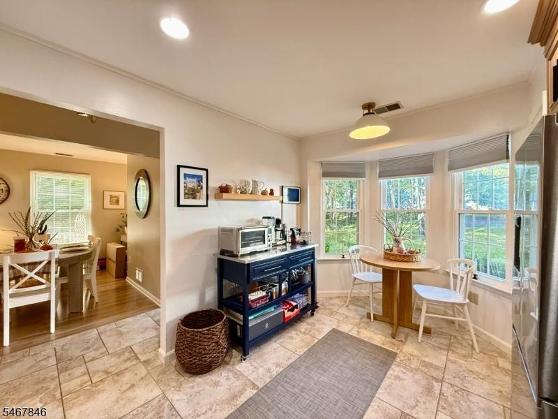 Kitchen - Dining area