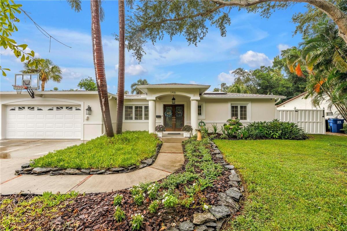 NO HISTORY OF FLOODING Prestigious 3,000 sf. single-story pool home located on Snell Isle;  Giralda Blvd had no flooded homes