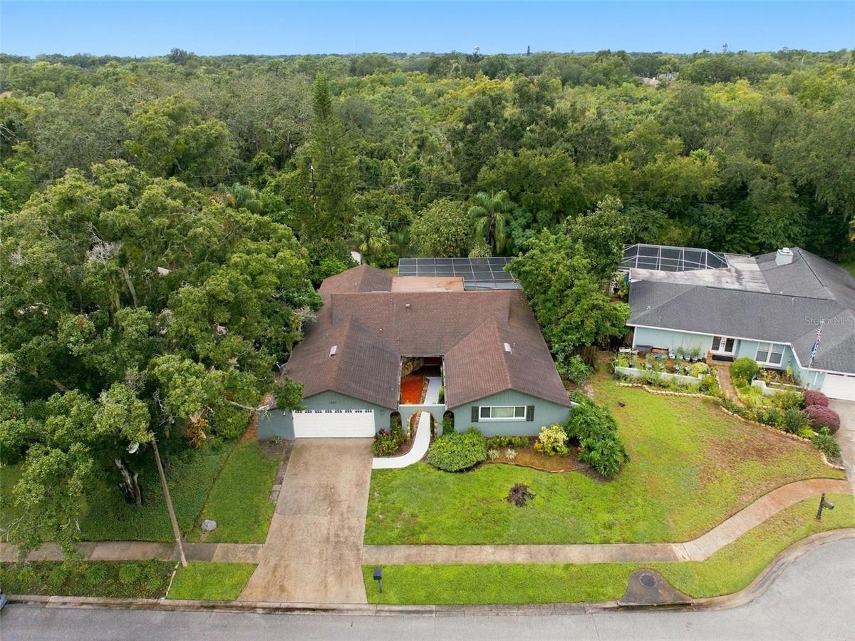 Privacy and a convenient location rarely come together quite like this.