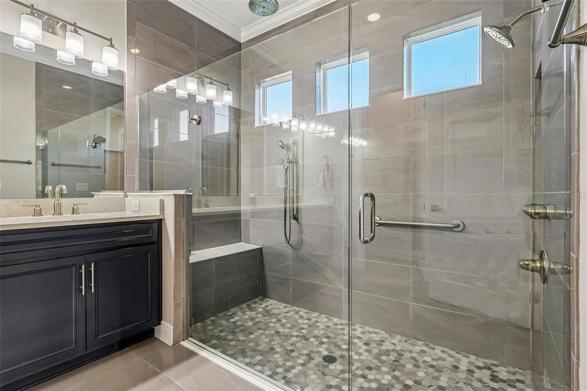 Primary en-suite bath.