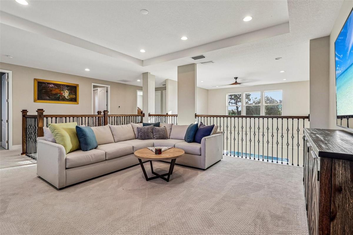 Bonus/Loft.