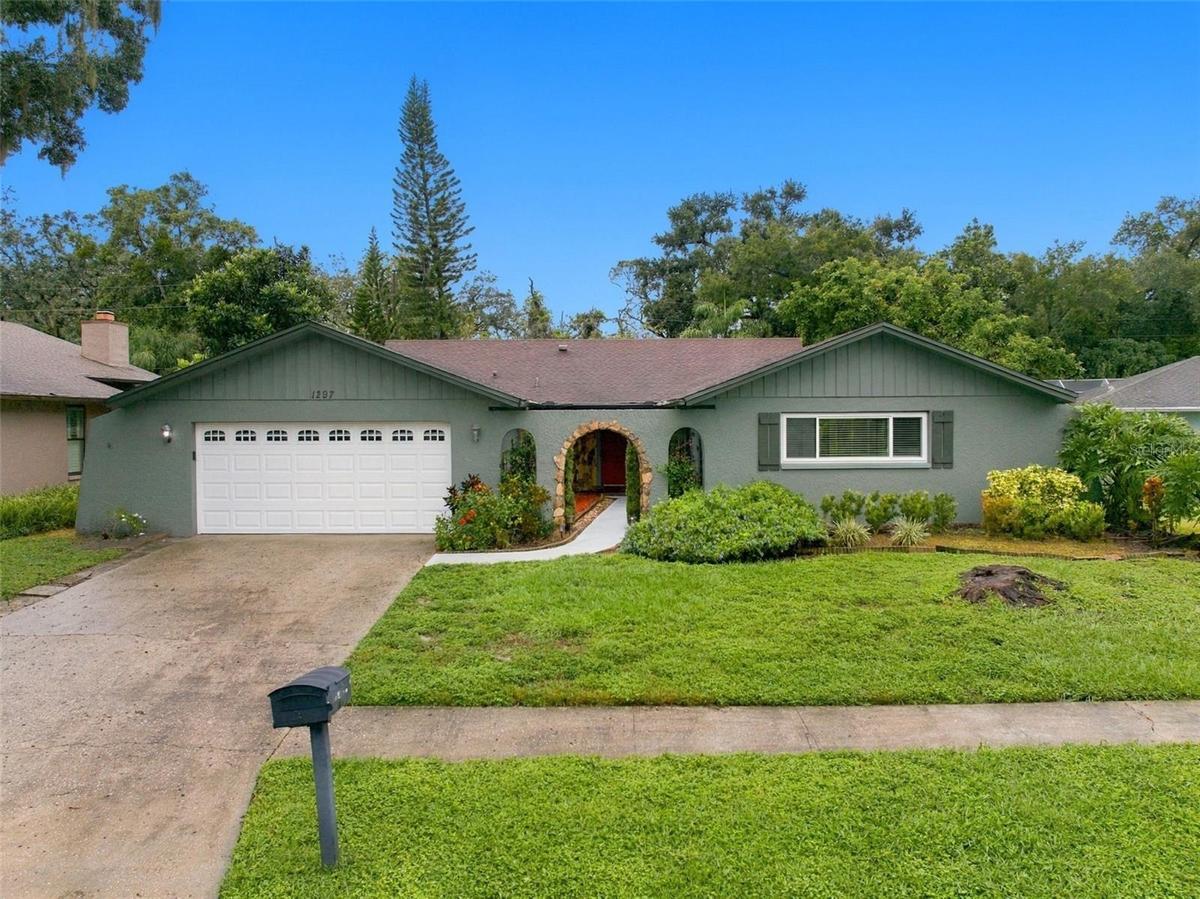 1297 Peach Tree Dr, Dunedin.