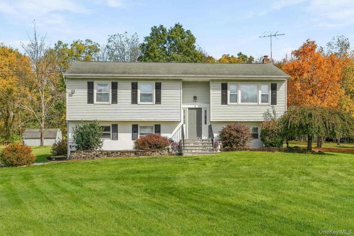 Welcome to 129 Gate Schoolhouse Rd!