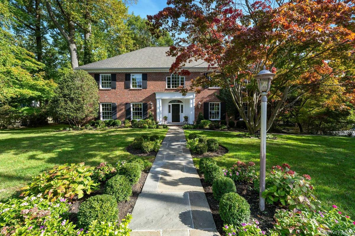 Georgeous Brick Georgian Colonial
