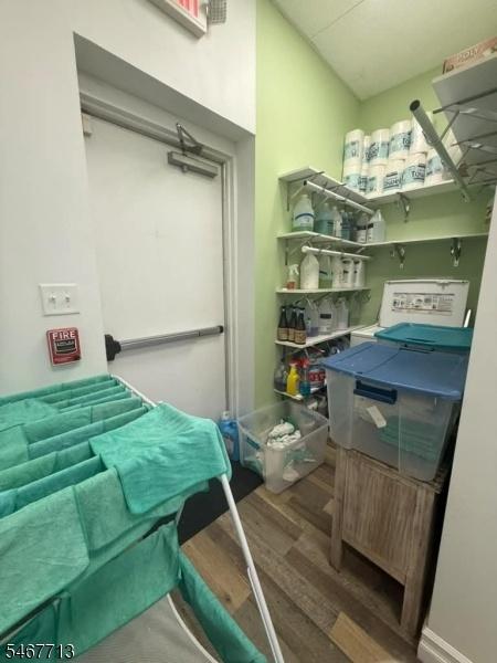 laundry/ storage