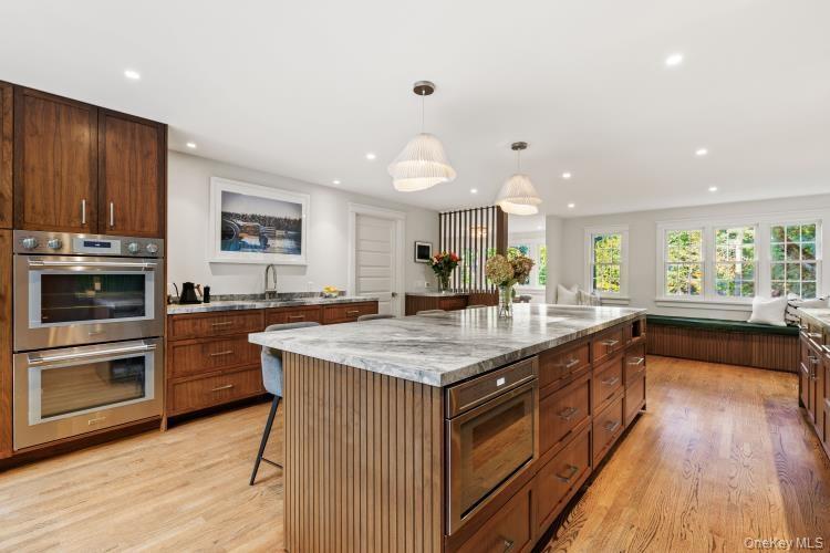 Kitchen with Center Island and counter seating
