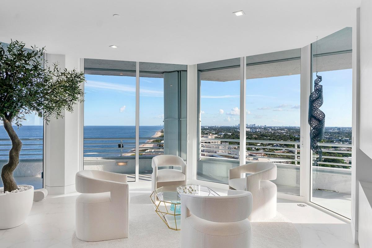 The sitting room has timeless views with elegant moments of silence and serenity, Book reading inside or outside with the sound of the waves.