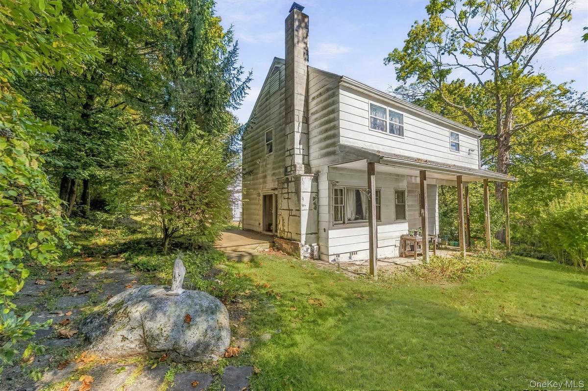 Full front view of 170 Topland Road Mahopac