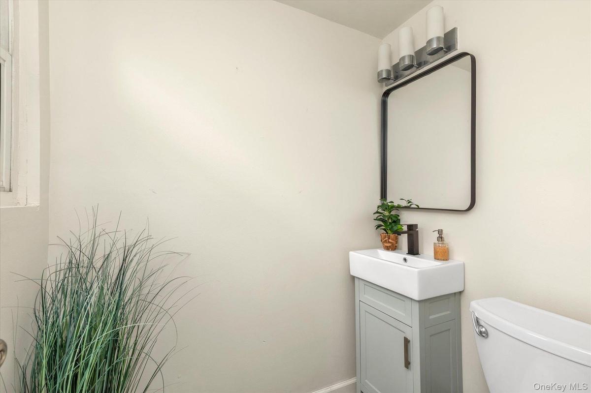 Half Bath 1st Flr