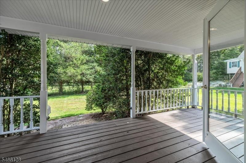 Covered Porch (49)