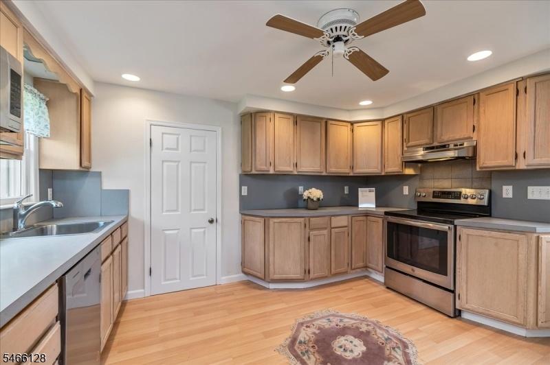 Kitchen (49)