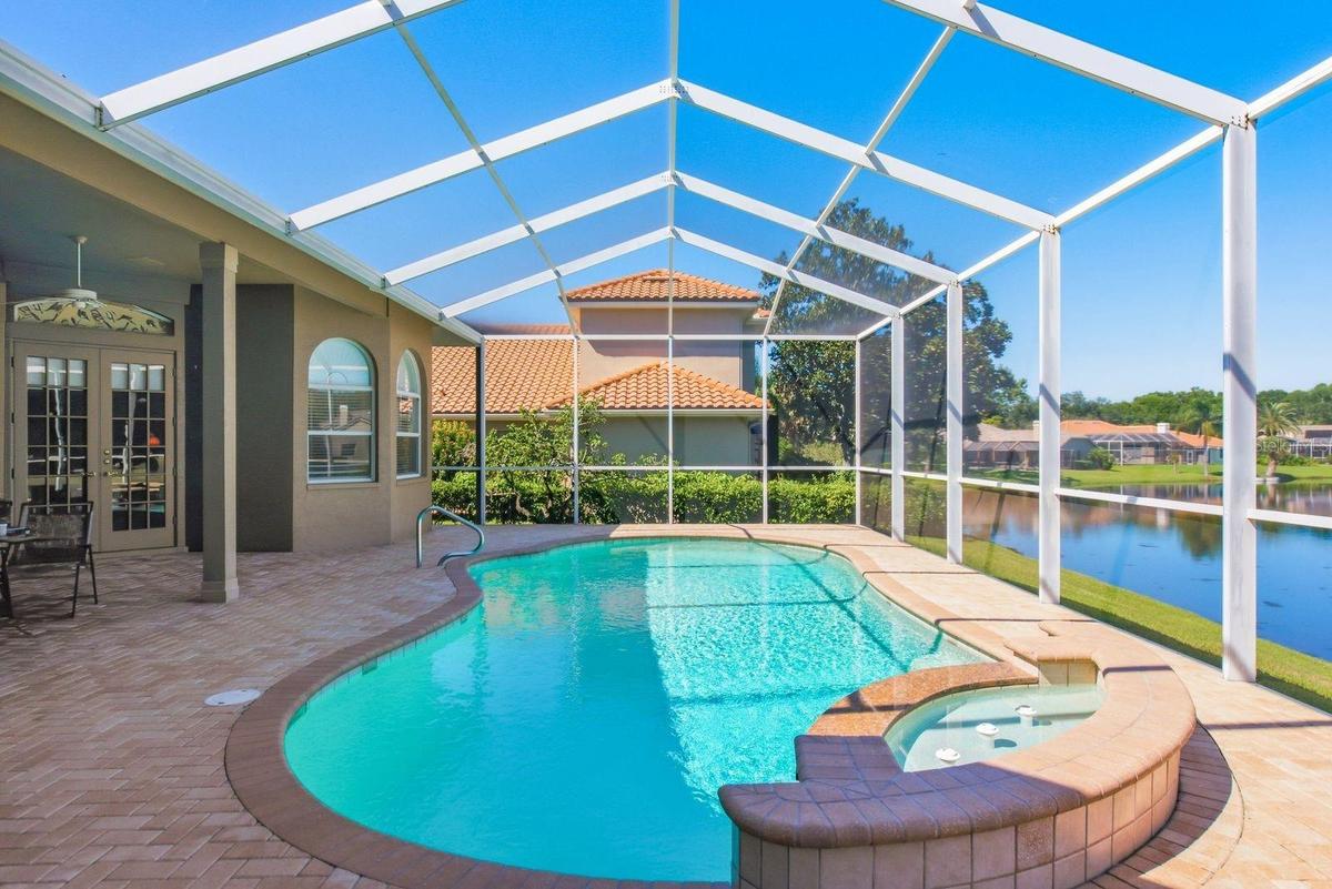 Pool with fountain on a timer