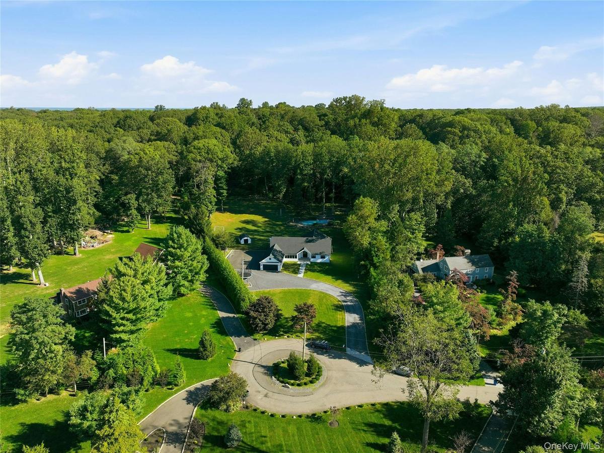 Backs Caumsett Trails - 2 Plus Acres of Natural Beauty and Speciman Plantings