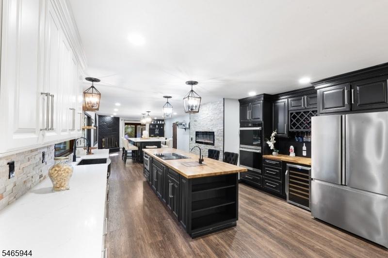 KITCHEN VIEW 1