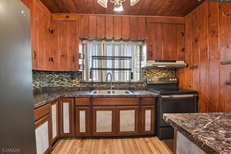 Kitchen Sink