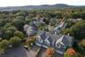 Pretty.Townhome Setting