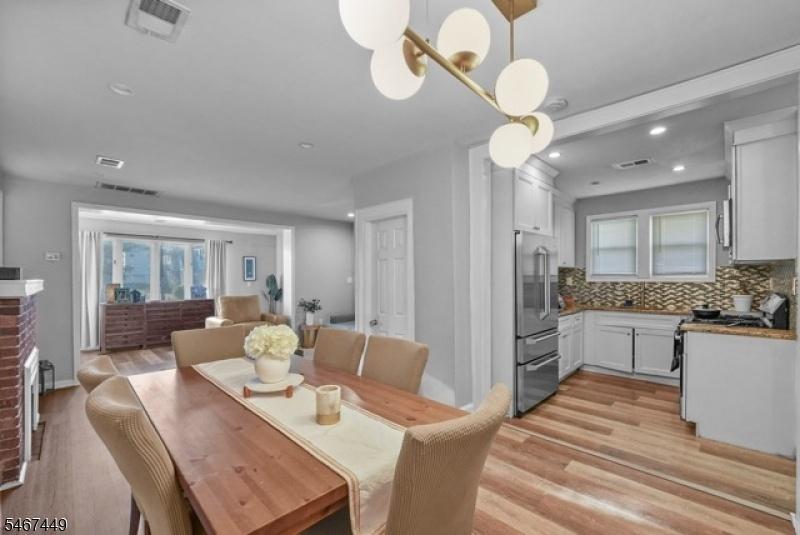 Dining/Kitchen