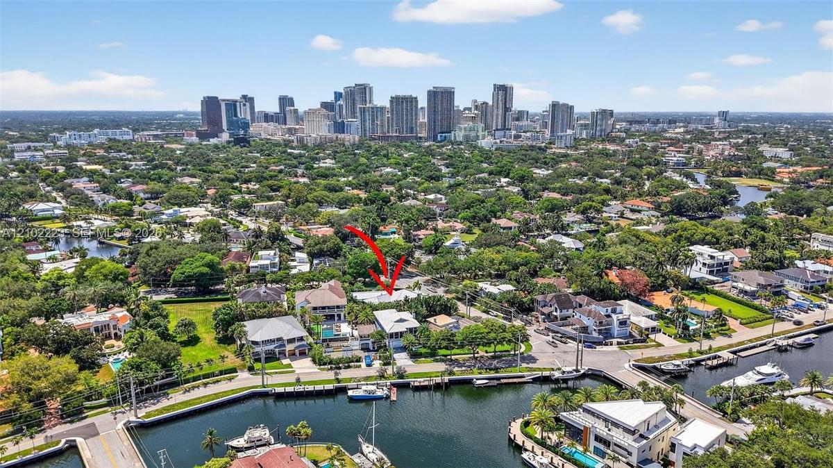The Best of Fort Lauderdale is practically at your doorstep enjoy exceptional proximity to Intercoastal waterways 17th St Causeway beautiful beaches a