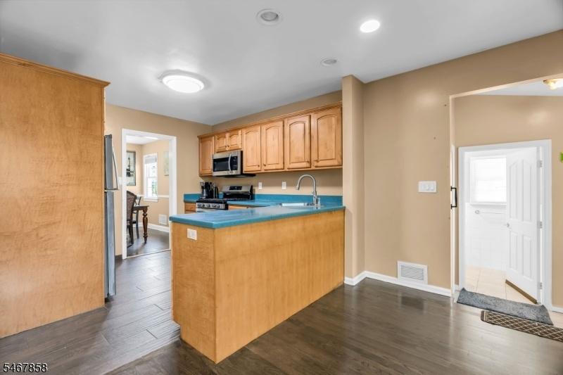 Eat In Kitchen