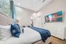 1st floor guest room
