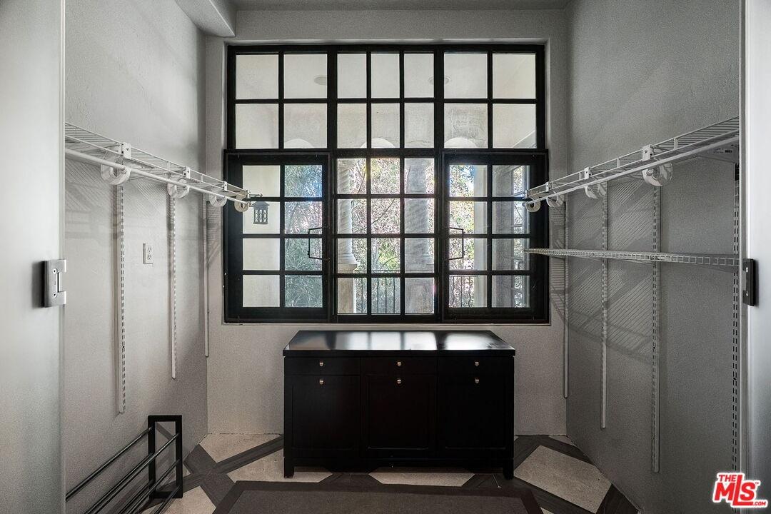 Walk-in closet with built-in s
