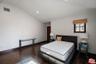 Bedroom with high ceiling, dar