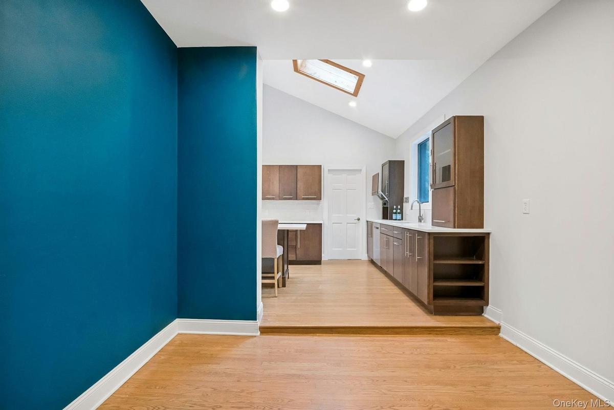 Connecting kitchen and living room.
