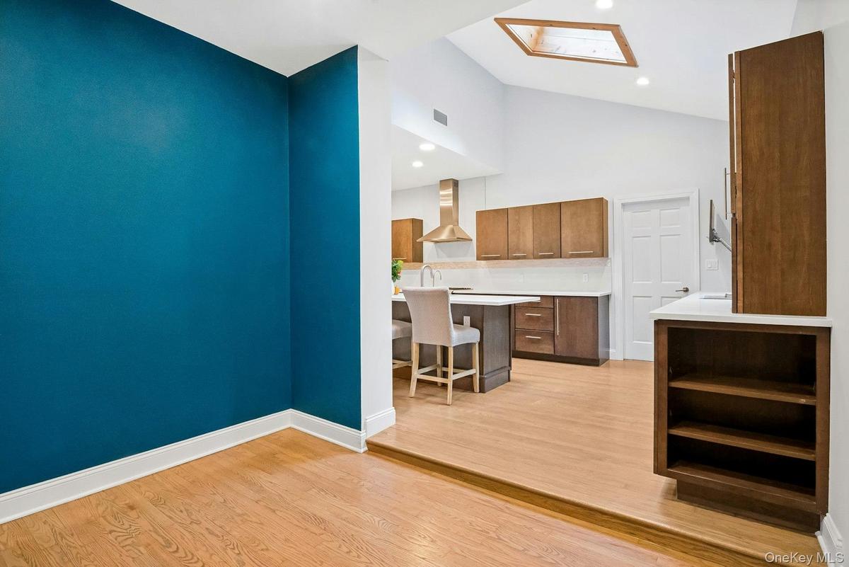 Connecting kitchen and living room.
