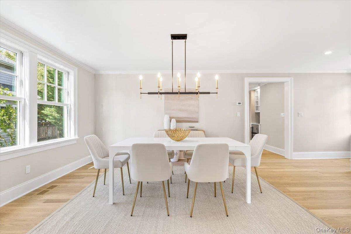 Generous, open and elegant. Flow makes entertaining easy and fun!