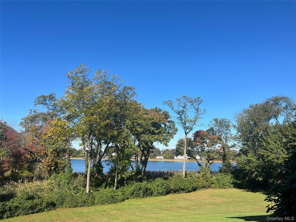 Dosoris Pond