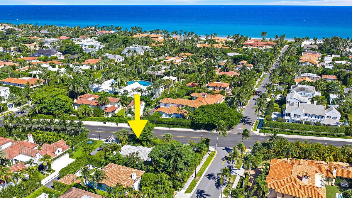 One block from the beach with access.