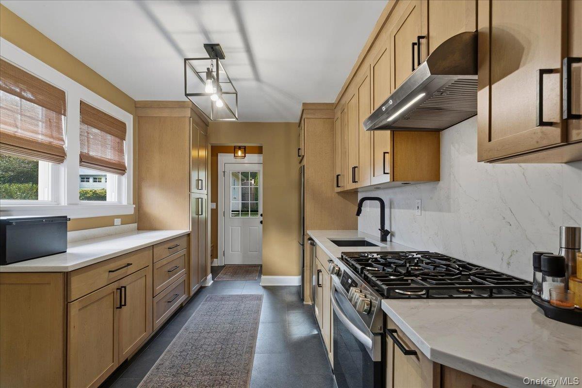New kitchen with Kraftmaid cabinets