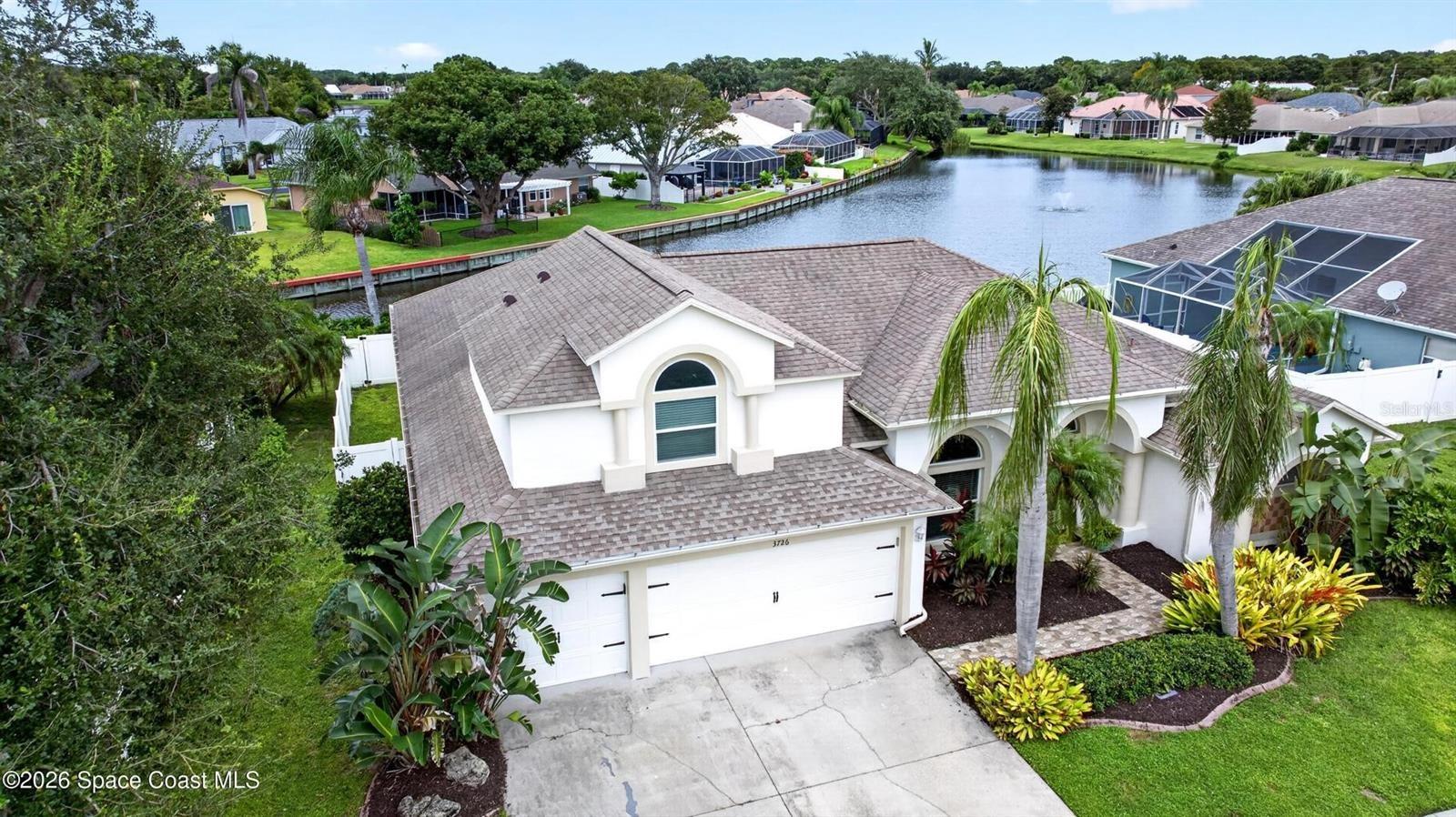 Lakefront living in gated Sunset Lakes