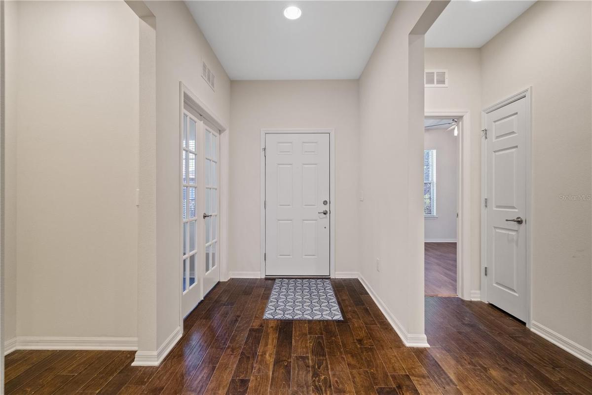 Foyer / Entrance