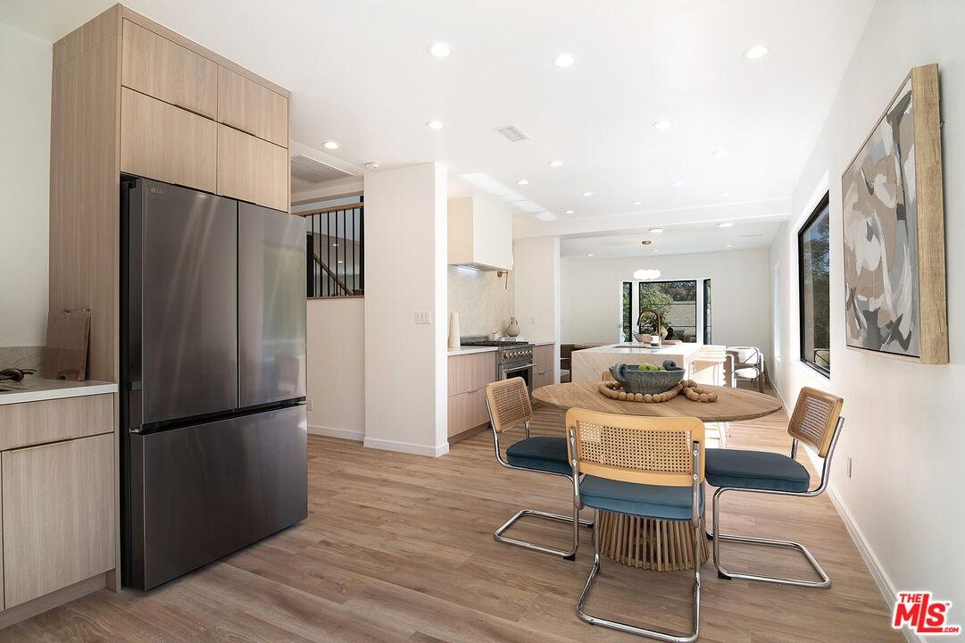Eat-in Kitchen