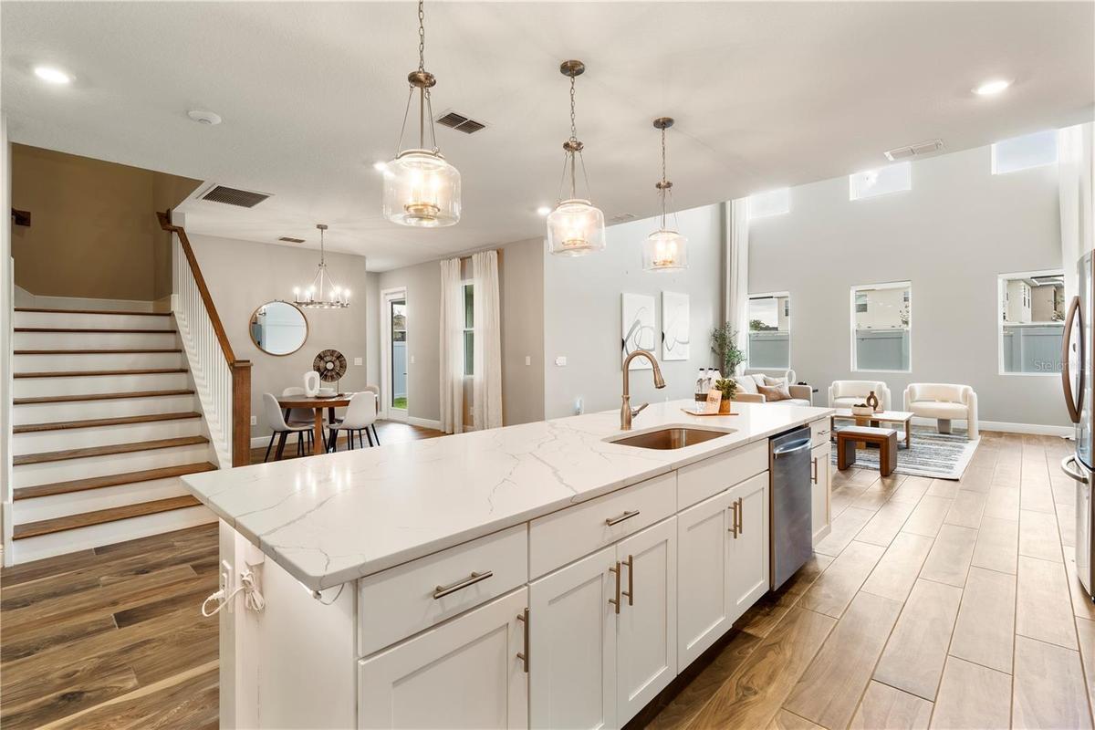 KITCHEN / LIVING / DINETTE ROOM VIEW