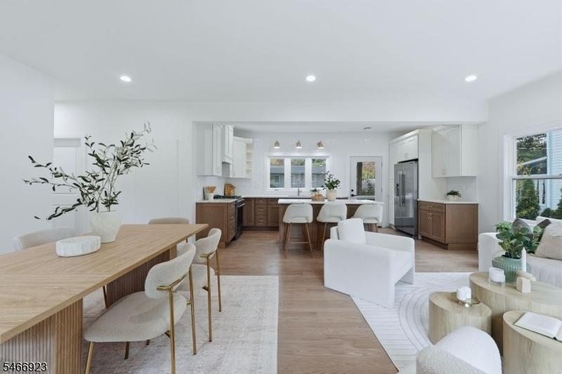 Open concept to kitchen