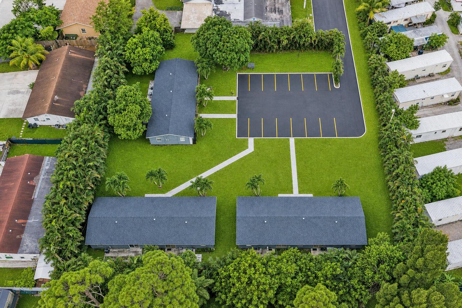 3 duplexes, 6 units total, 3 bedrooms 1 bath