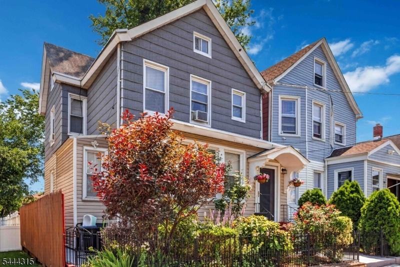 12 Maple St