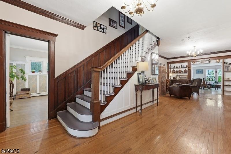 210 Leonia Ave