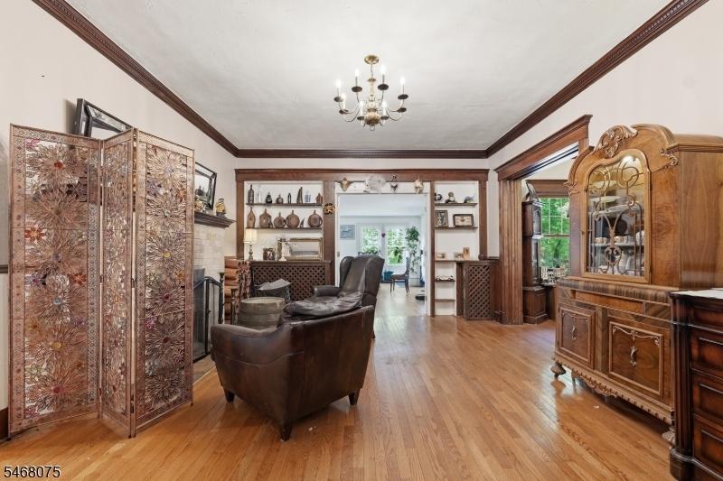 210 Leonia Ave