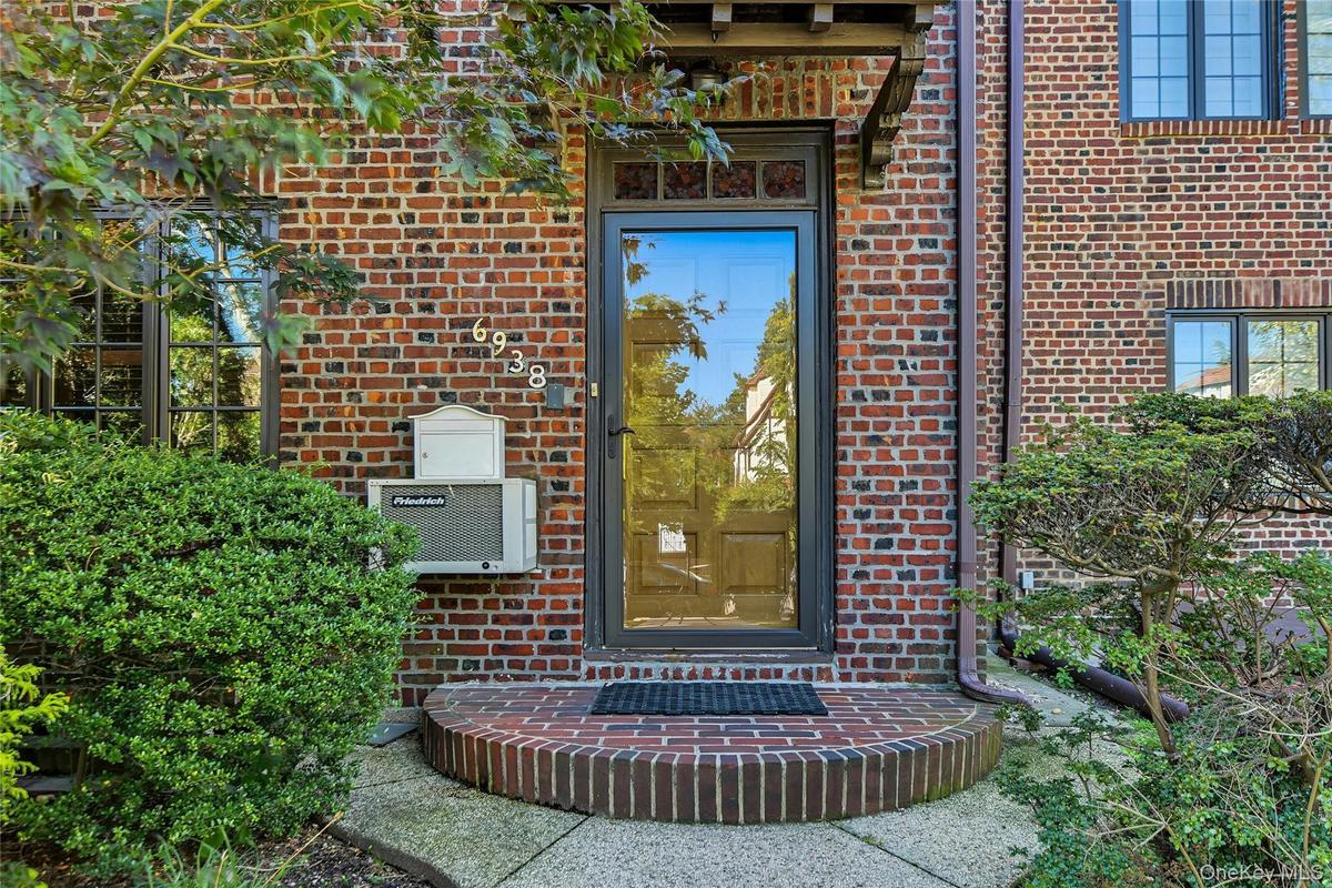 curb appeal & mailbox