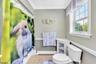 Main Bathroom / Upstairs
