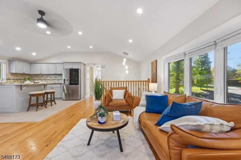 Living Room / Kitchen