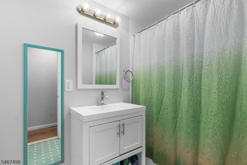 Unit 1 - Bathroom