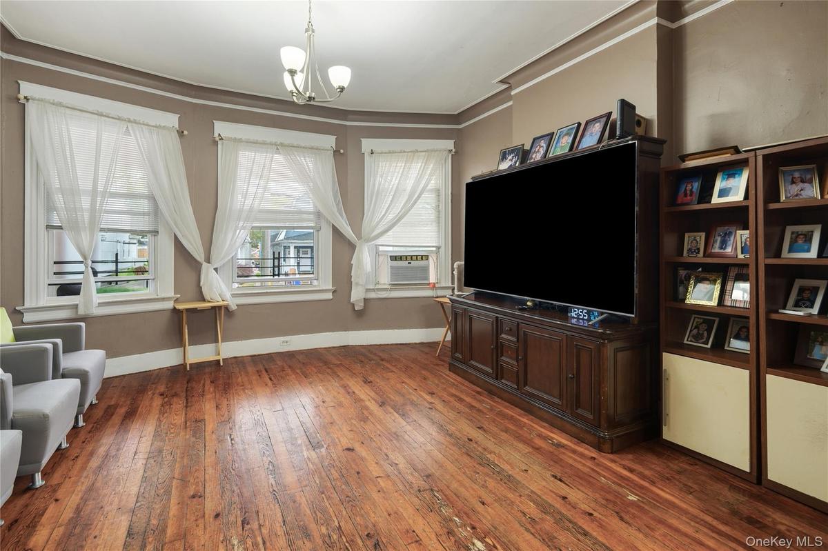 1st floor living room